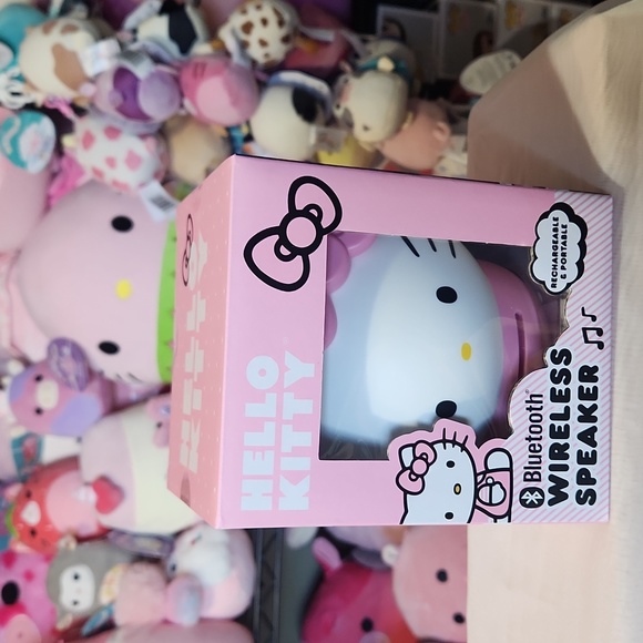 Hello Kitty Bluetooth Wireless Speaker Brand New - Picture 1 of 3